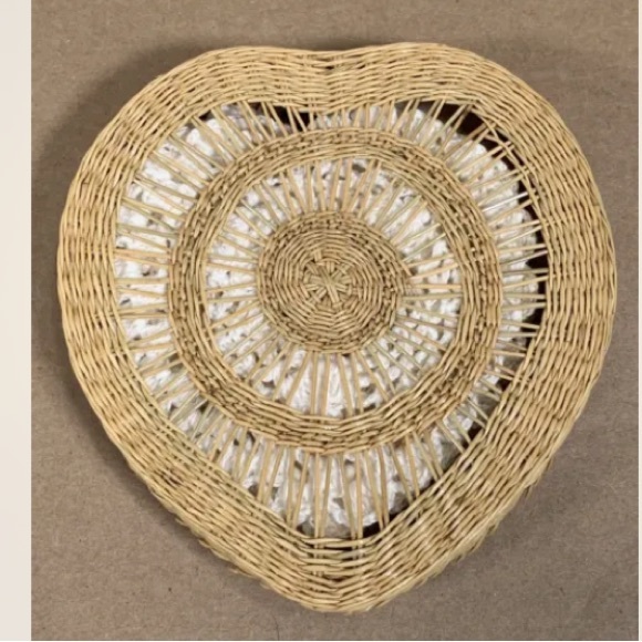 Vintage Wicker Coaster Holder and lid + 6 handmade crocheted coasters - Picture 3 of 5